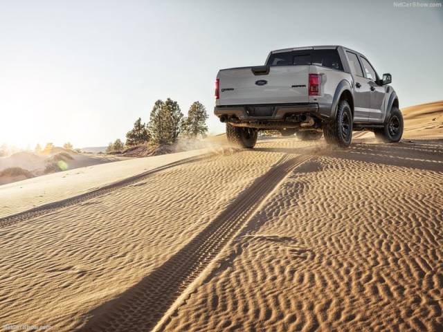 سيارة فورد f-150 رابتور 2017 سيارة فورد f-150 رابتور 2017