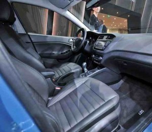Hyundai-I20-Active-2016-seats