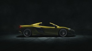 Side-McLaren-675LT-2016-convertible